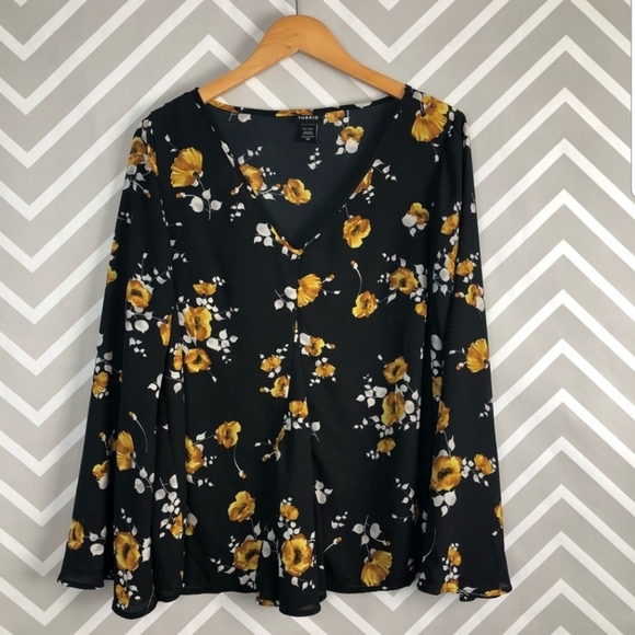 Torrid Bell Sleeve Blouse - Picture 2 of 6